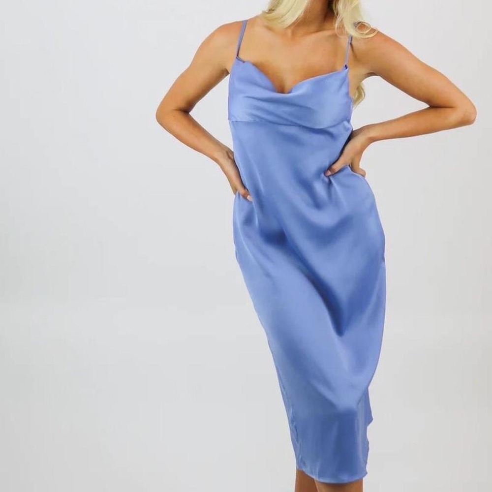 WeWoreWhat Cowl Midi Dress Women's
Size 0 Slate Blue Satin Sleeveless Chic
NWT